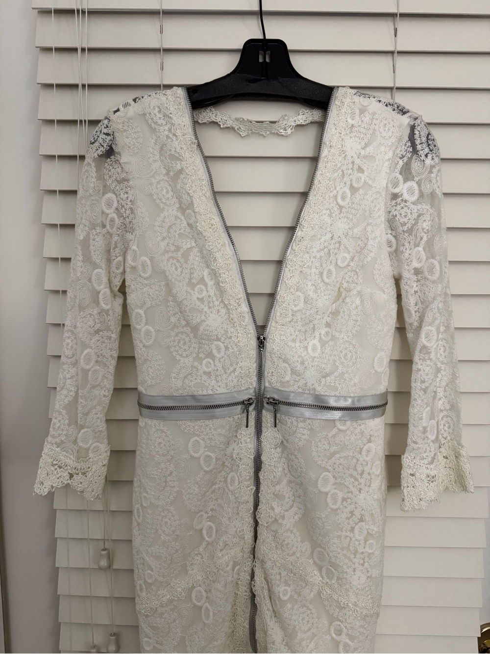 Alexis Parisa Dress White Eden Lace - Picture 4 of 16